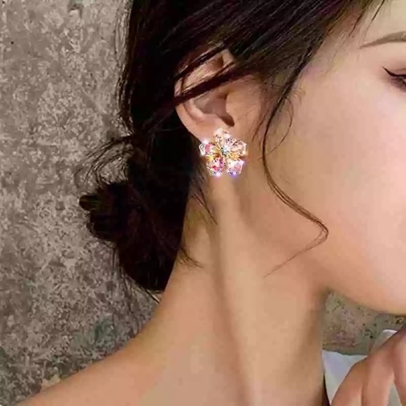 Earrings - Picture 2 of 3